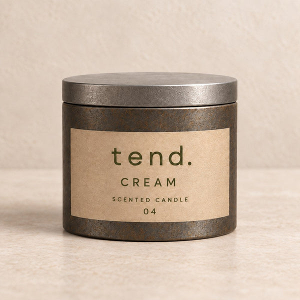 tend. 04 Cream candle in a pewter tin